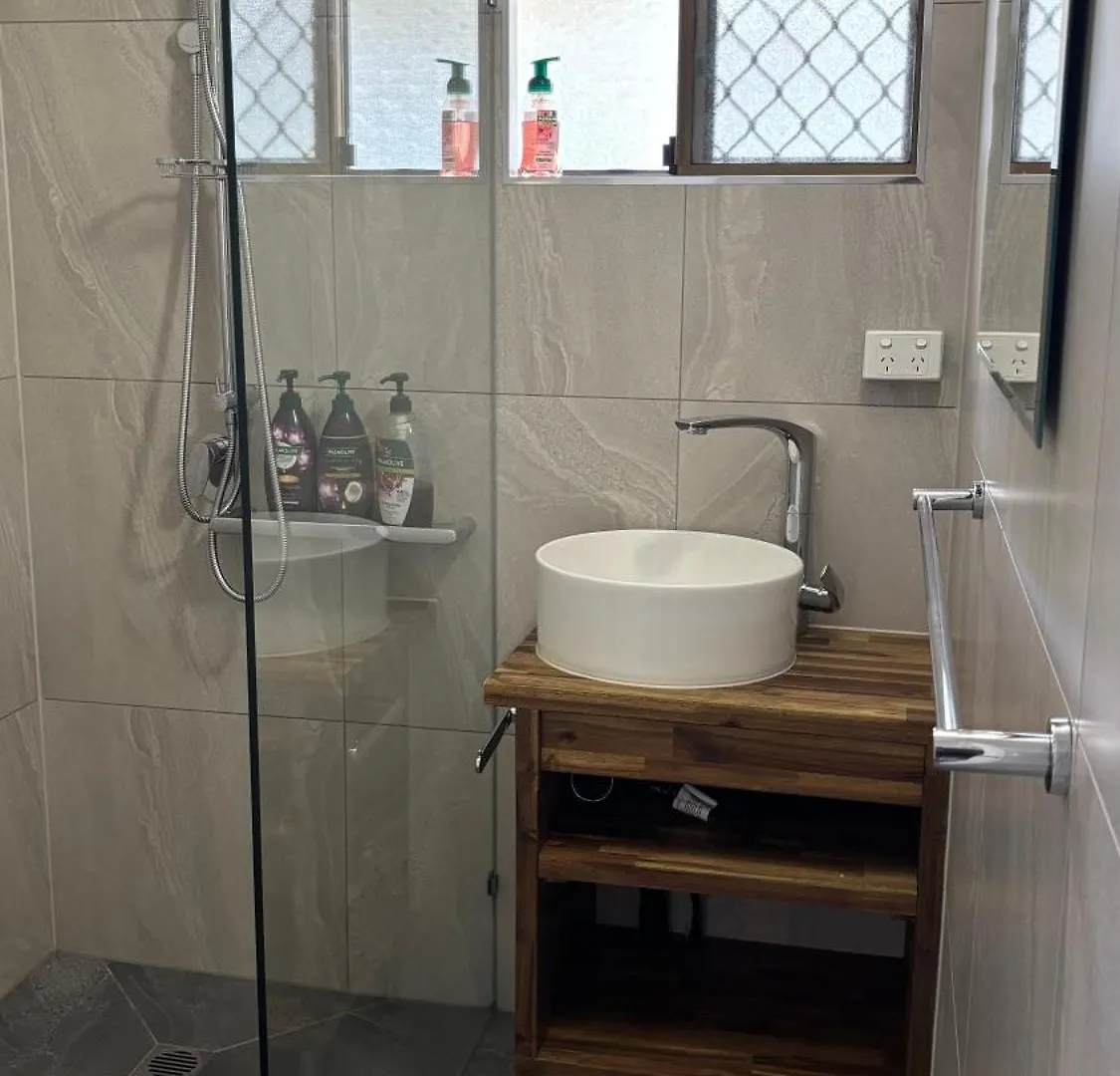Family Retreat In Ningi Pet Friendly Villa Sandstone Point