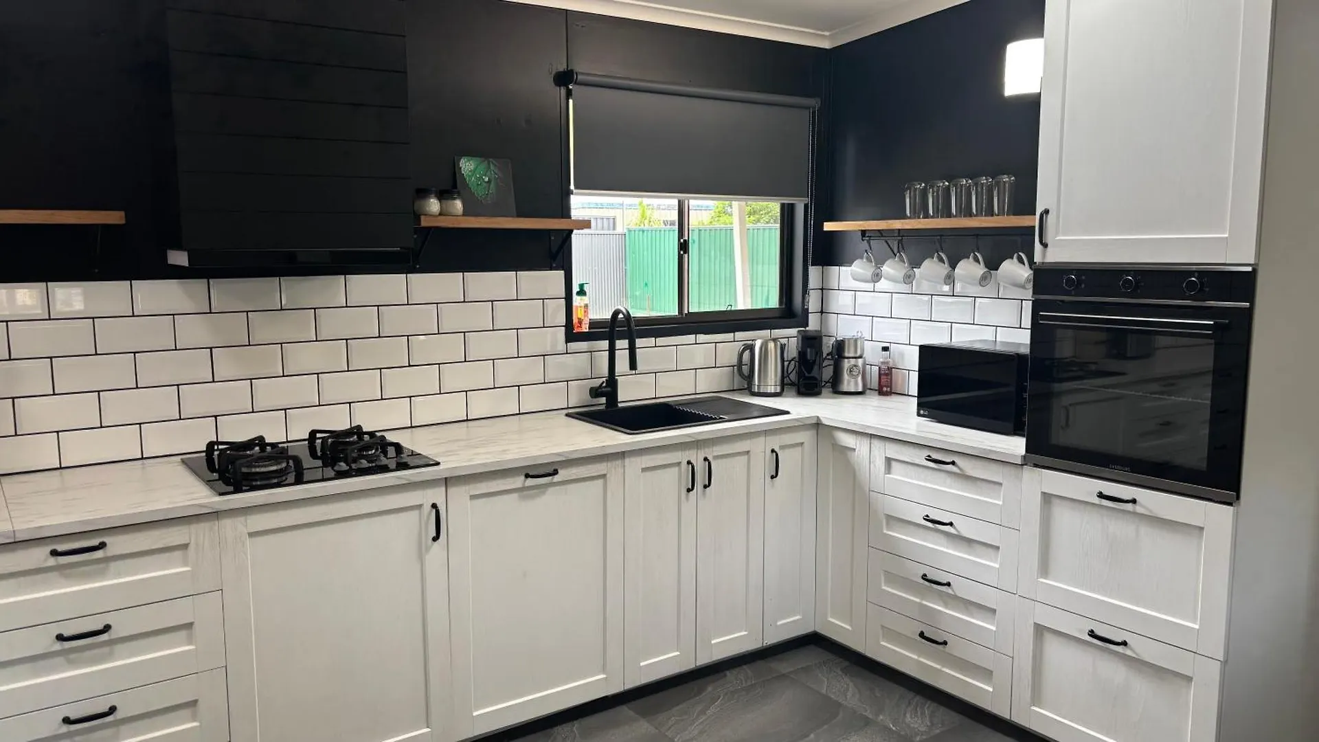Holiday home Family Retreat In Ningi Pet Friendly Villa Sandstone Point Australia